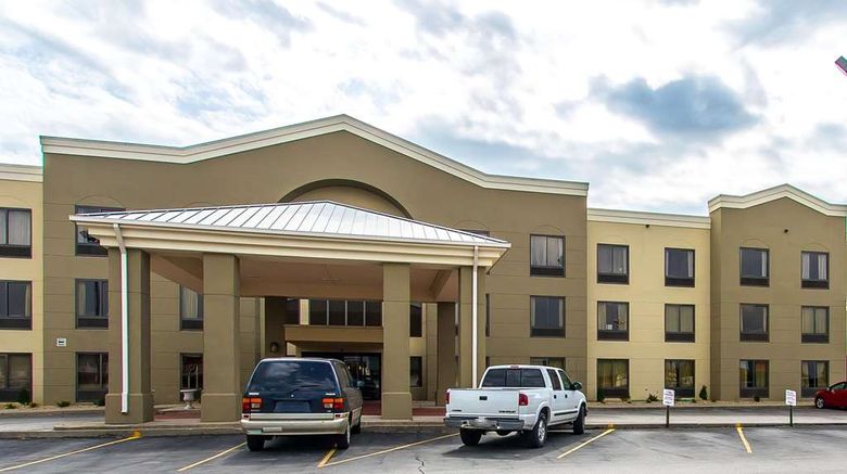 Comfort Suites Effingham Central Exterior. Images powered by <a href="https://iceportal.shijigroup.com" target="_blank" rel="noopener">Ice Portal</a>.