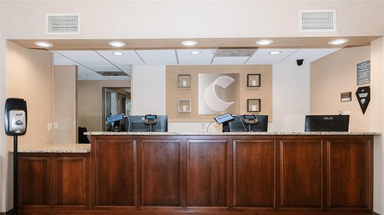 <b>Comfort Suites Effingham Central Lobby</b>. Images powered by <a href="https://iceportal.shijigroup.com/" title="IcePortal" target="_blank">IcePortal</a>.