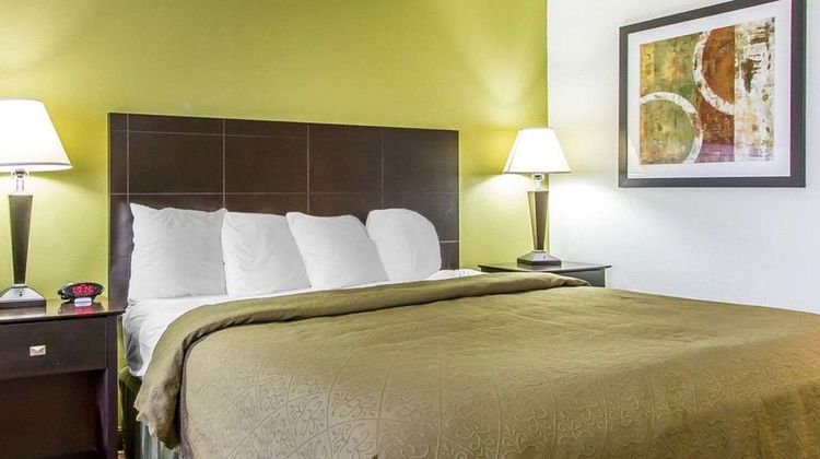 Quality Inn Pontiac Room