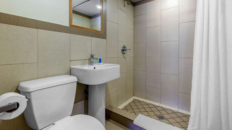 <b>Rodeway Inn Chicago North Shore Lincolnwood Room</b>. Images powered by <a href="https://iceportal.shijigroup.com/" title="IcePortal" target="_blank">IcePortal</a>.