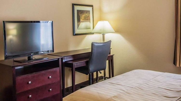 Quality Inn Peoria Room