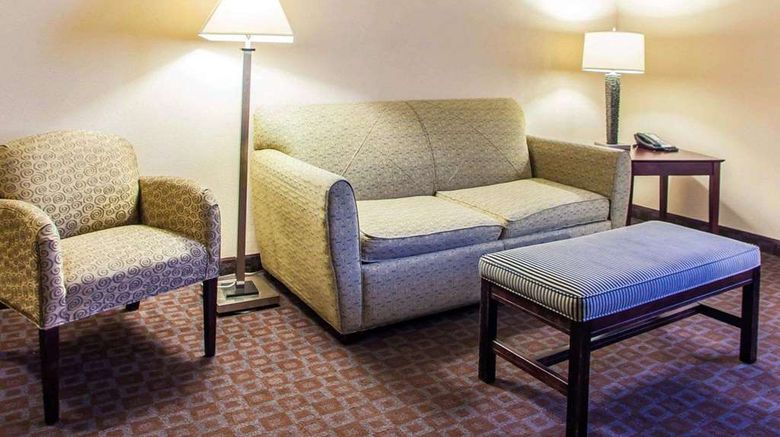 <b>Quality Inn Peoria Suite</b>. Images powered by <a href="https://iceportal.shijigroup.com/" title="IcePortal" target="_blank">IcePortal</a>.