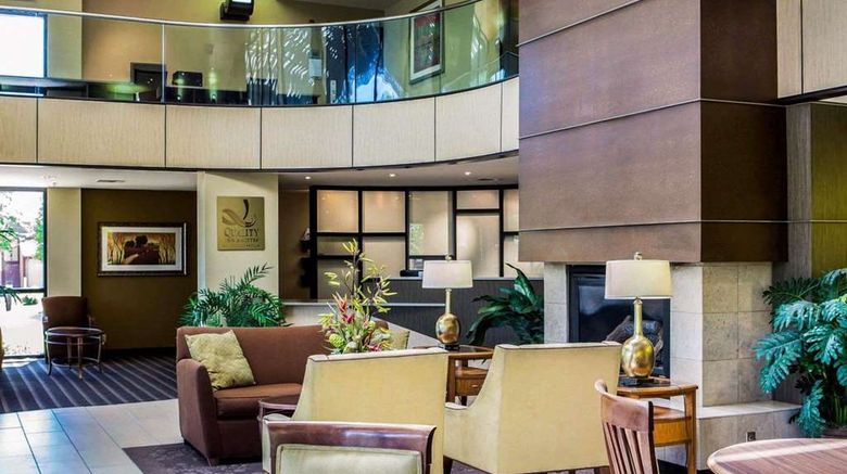 <b>Quality Inn Peoria Lobby</b>. Images powered by <a href="https://iceportal.shijigroup.com/" title="IcePortal" target="_blank">IcePortal</a>.