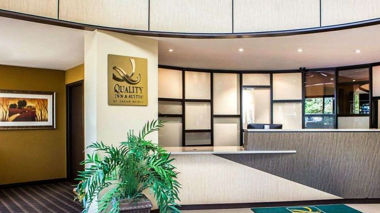 <b>Quality Inn Peoria Lobby</b>. Images powered by <a href="https://iceportal.shijigroup.com/" title="IcePortal" target="_blank">IcePortal</a>.