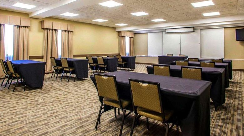 <b>Quality Inn Peoria Meeting</b>. Images powered by <a href="https://iceportal.shijigroup.com/" title="IcePortal" target="_blank">IcePortal</a>.