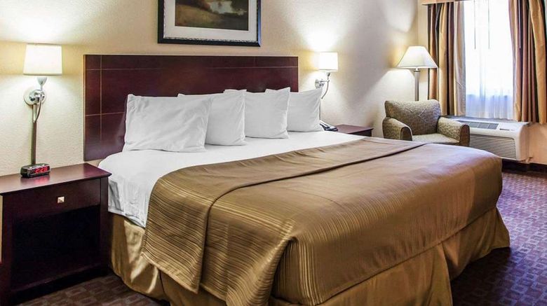 <b>Quality Inn Peoria Room</b>. Images powered by <a href="https://iceportal.shijigroup.com/" title="IcePortal" target="_blank">IcePortal</a>.