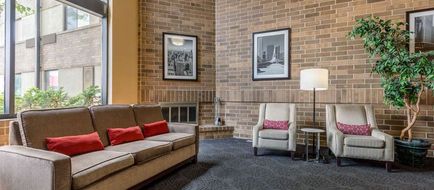 Suburban Studios Arlington Hts-Elk Grove Lobby