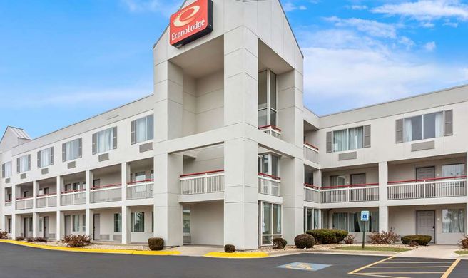 Econo Lodge Willowbrook Exterior