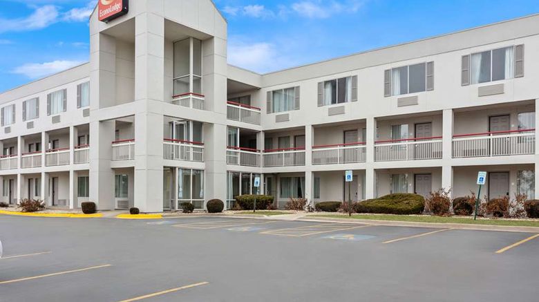 <b>Econo Lodge Willowbrook Exterior</b>. Images powered by <a href="https://iceportal.shijigroup.com/" title="IcePortal" target="_blank">IcePortal</a>.