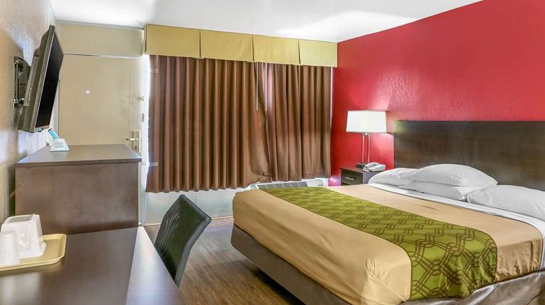 <b>Econo Lodge Shorewood Room</b>. Images powered by <a href="https://iceportal.shijigroup.com/" title="IcePortal" target="_blank">IcePortal</a>.