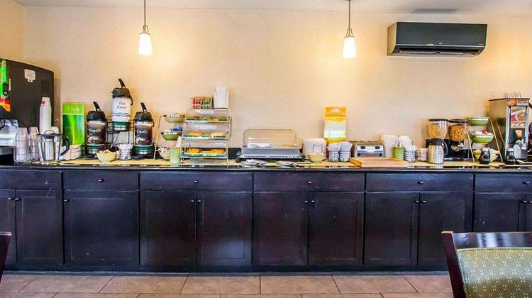 Quality Inn Cairo-Mounds Restaurant