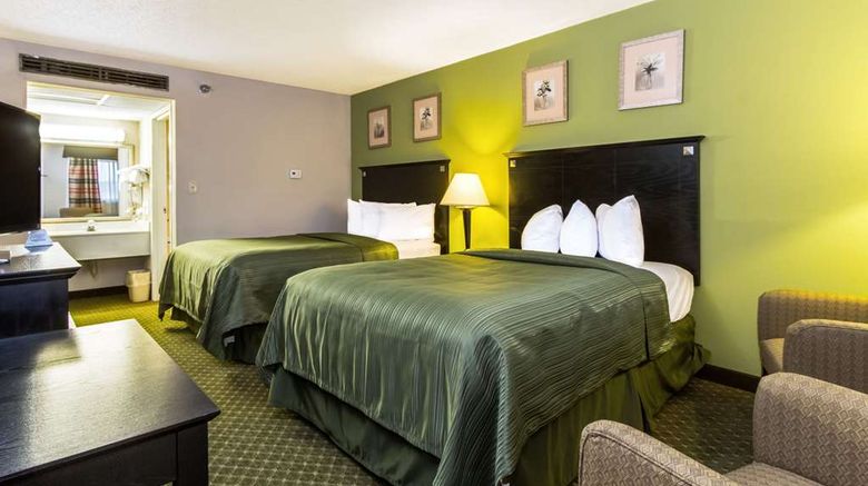 <b>Quality Inn & Suites, Moline Suite</b>. Images powered by <a href="https://iceportal.shijigroup.com/" title="IcePortal" target="_blank">IcePortal</a>.