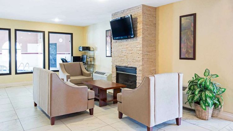 Quality Inn Monee Lobby