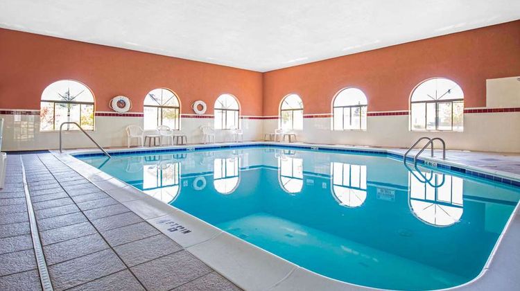 Quality Inn Monee Pool