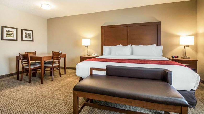 <b>Comfort Inn Ottawa Starved Rock Area Suite</b>. Images powered by <a href="https://iceportal.shijigroup.com/" title="IcePortal" target="_blank">IcePortal</a>.