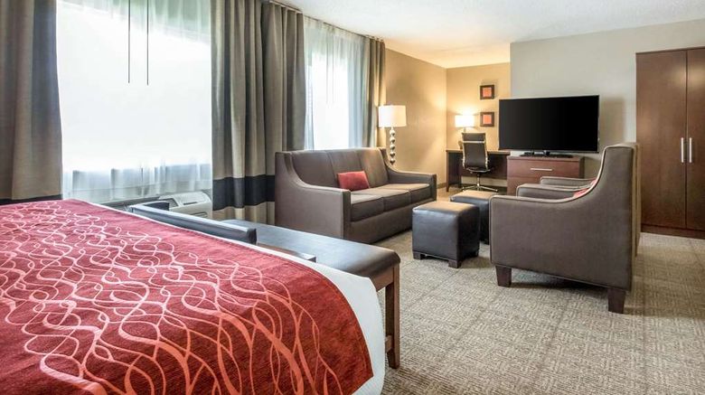 <b>Comfort Inn Ottawa Starved Rock Area Suite</b>. Images powered by <a href="https://iceportal.shijigroup.com/" title="IcePortal" target="_blank">IcePortal</a>.