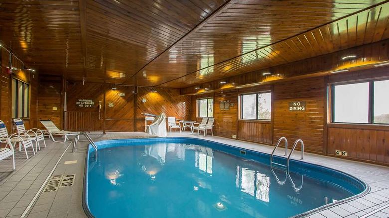 <b>Quality Inn & Suites Bloomington Normal Pool</b>. Images powered by <a href="https://iceportal.shijigroup.com/" title="IcePortal" target="_blank">IcePortal</a>.