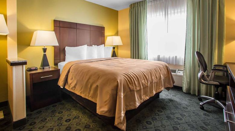 <b>Quality Inn & Suites Bloomington Normal Suite</b>. Images powered by <a href="https://iceportal.shijigroup.com/" title="IcePortal" target="_blank">IcePortal</a>.