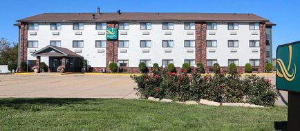 Quality Inn & Suites Bloomington Normal Exterior
