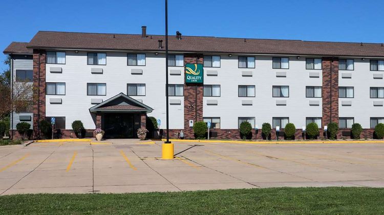 Quality Inn & Suites Bloomington Normal Exterior