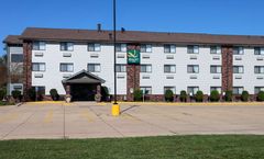 Quality Inn & Suites Bloomington Normal
