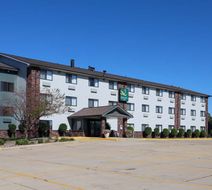 Quality Inn & Suites Bloomington Normal Exterior