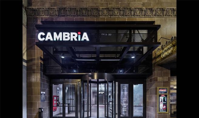 Cambria Chicago Loop - Theatre District Exterior