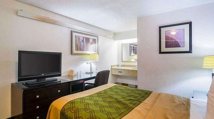Econo Lodge South Holland Room