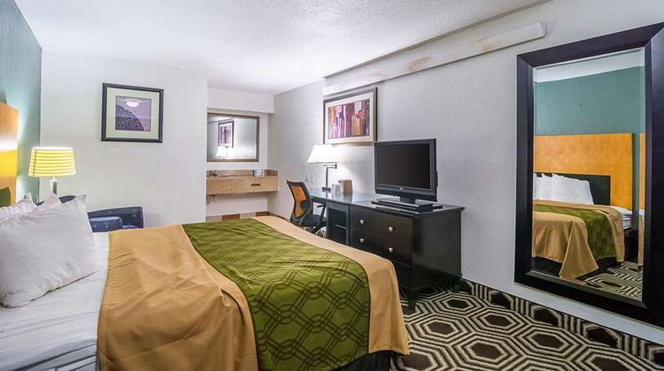 Econo Lodge South Holland Room