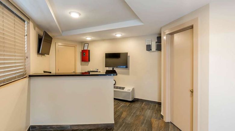 <b>Rodeway Inn Chicago-Evanston Lobby</b>. Images powered by <a href="https://iceportal.shijigroup.com/" title="IcePortal" target="_blank">IcePortal</a>.