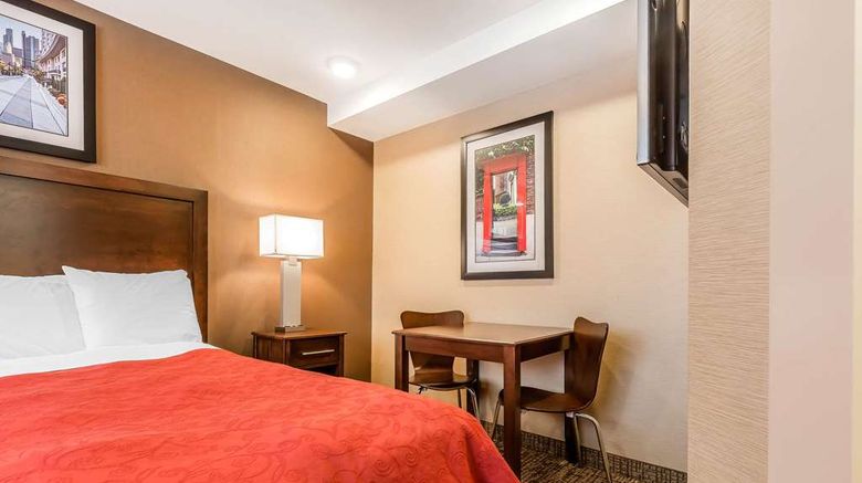 <b>Rodeway Inn Chicago-Evanston Room</b>. Images powered by <a href="https://iceportal.shijigroup.com/" title="IcePortal" target="_blank">IcePortal</a>.