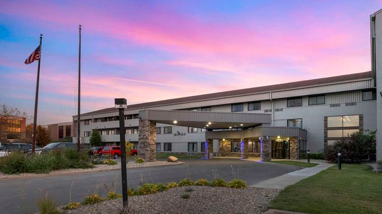 Comfort Inn & Suites North at Pyramids Exterior
