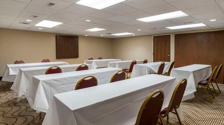 Comfort Inn & Suites North at Pyramids Meeting