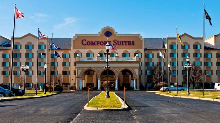 Comfort Suites Exterior