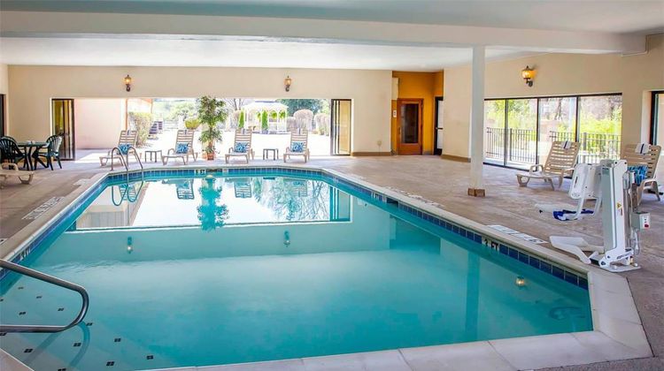 Comfort Suites Pool