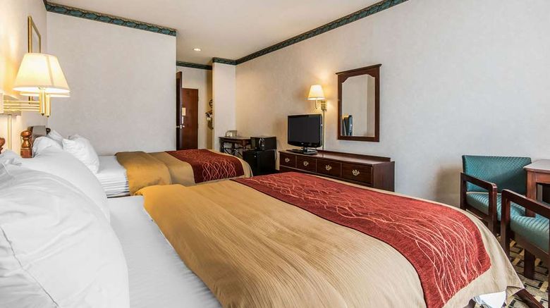 <b>Quality Inn & Suites Evansville Room</b>. Images powered by <a href="https://iceportal.shijigroup.com/" title="IcePortal" target="_blank">IcePortal</a>.