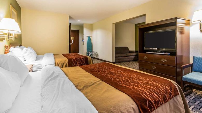 <b>Quality Inn & Suites Evansville Suite</b>. Images powered by <a href="https://iceportal.shijigroup.com/" title="IcePortal" target="_blank">IcePortal</a>.