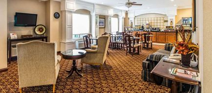 Quality Inn & Suites Evansville Lobby