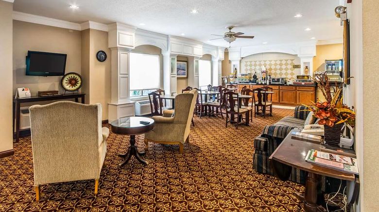 <b>Quality Inn & Suites Evansville Lobby</b>. Images powered by <a href="https://iceportal.shijigroup.com/" title="IcePortal" target="_blank">IcePortal</a>.