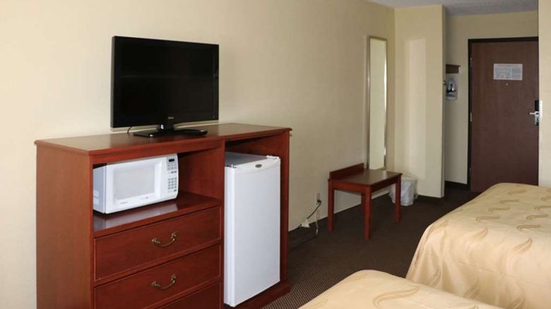 <b>Quality Inn Evansville Eastland Area Room</b>. Images powered by <a href="https://iceportal.shijigroup.com/" title="IcePortal" target="_blank">IcePortal</a>.