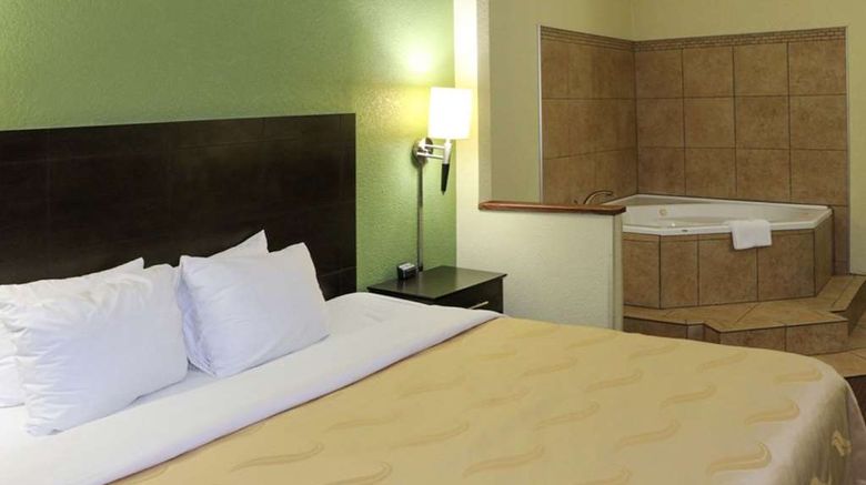 <b>Quality Inn Evansville Eastland Area Room</b>. Images powered by <a href="https://iceportal.shijigroup.com/" title="IcePortal" target="_blank">IcePortal</a>.