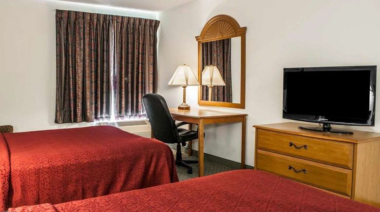 <b>Quality Inn Room</b>. Images powered by <a href="https://iceportal.shijigroup.com/" title="IcePortal" target="_blank">IcePortal</a>.