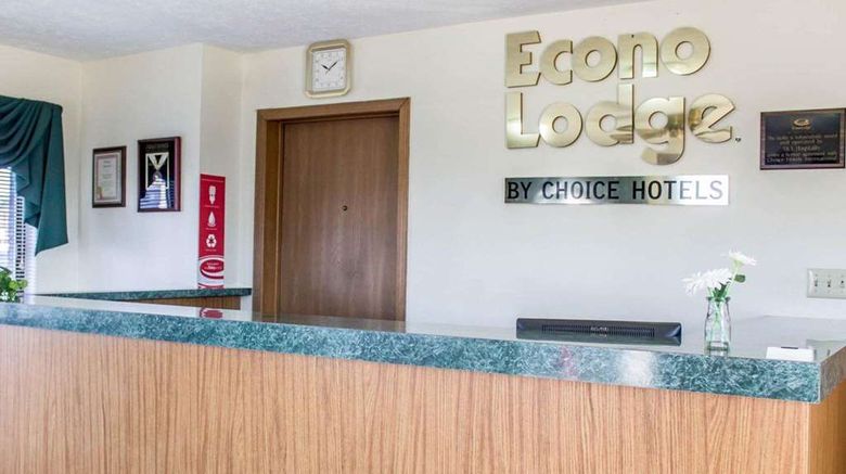 <b>Econo Lodge Elkhart North Lobby</b>. Images powered by <a href="https://iceportal.shijigroup.com/" title="IcePortal" target="_blank">IcePortal</a>.