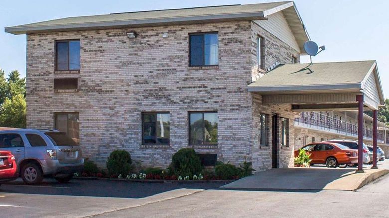 <b>Econo Lodge Elkhart North Exterior</b>. Images powered by <a href="https://iceportal.shijigroup.com/" title="IcePortal" target="_blank">IcePortal</a>.