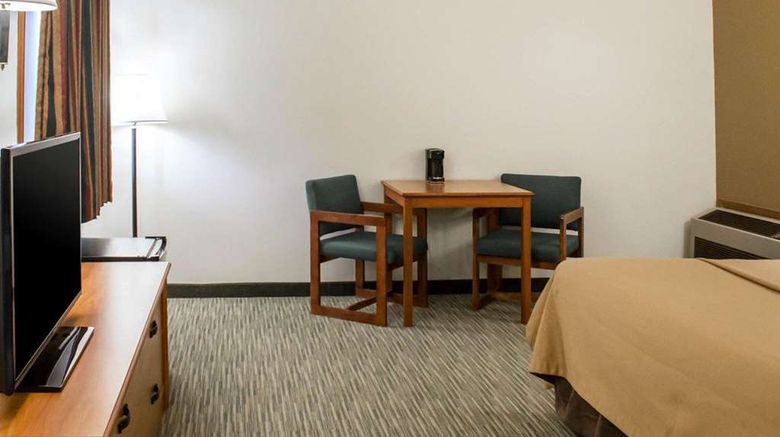 <b>Econo Lodge Elkhart North Room</b>. Images powered by <a href="https://iceportal.shijigroup.com/" title="IcePortal" target="_blank">IcePortal</a>.