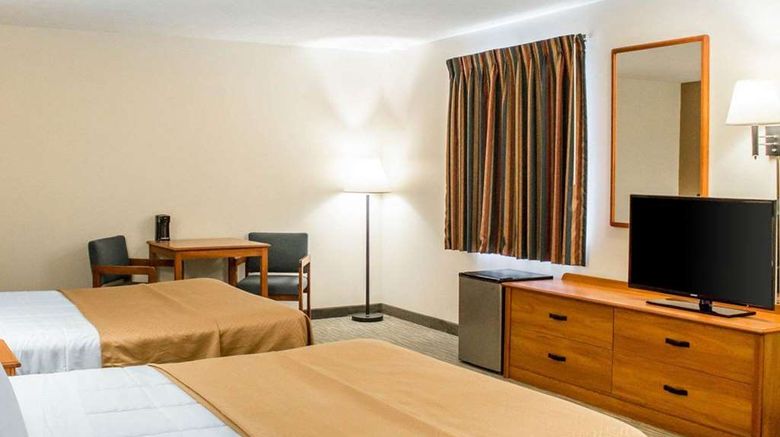 <b>Econo Lodge Elkhart North Room</b>. Images powered by <a href="https://iceportal.shijigroup.com/" title="IcePortal" target="_blank">IcePortal</a>.