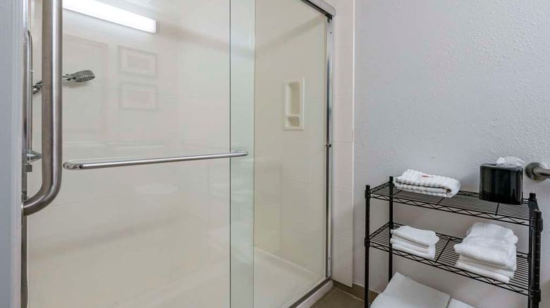 <b>Comfort Inn Room</b>. Images powered by <a href="https://iceportal.shijigroup.com/" title="IcePortal" target="_blank">IcePortal</a>.