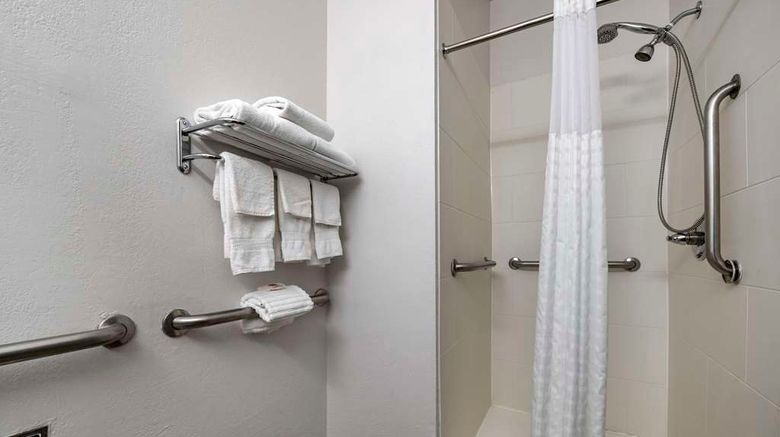 <b>Comfort Inn Room</b>. Images powered by <a href="https://iceportal.shijigroup.com/" title="IcePortal" target="_blank">IcePortal</a>.