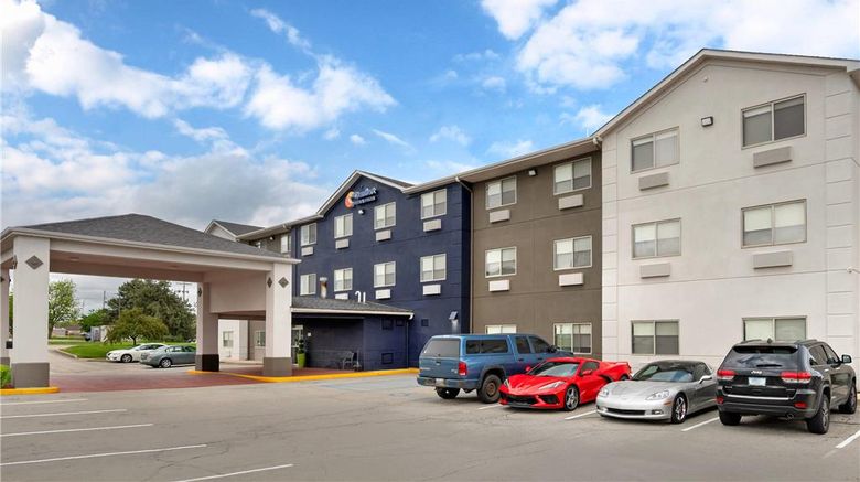 <b>Comfort Inn Exterior</b>. Images powered by <a href="https://iceportal.shijigroup.com/" title="IcePortal" target="_blank">IcePortal</a>.