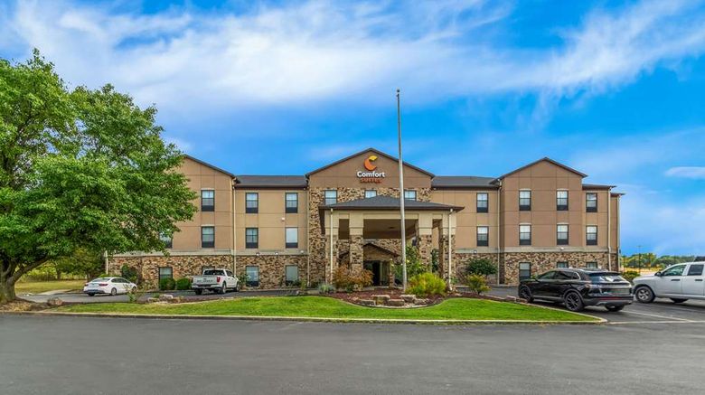 Comfort Suites Vincennes Exterior. Images powered by <a href="https://iceportal.shijigroup.com" target="_blank" rel="noopener">Ice Portal</a>.